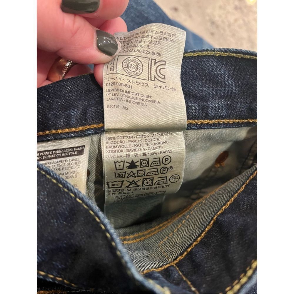 Levi’s 501 Dark Wash Button Fly Jeans sz 38X32 EUC UNWORN - Picture 8 of 8